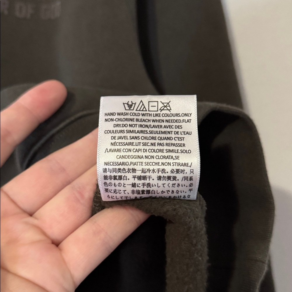 Essentials Fear Of God Crewneck / Small / Authentic / Made In Vietnam - Picture 7 of 8